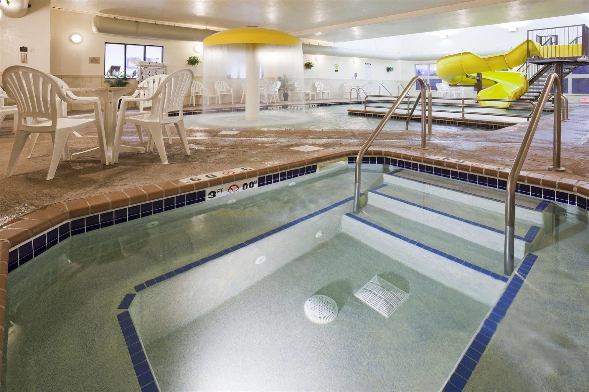 Expressway Suites Fargo Luaran gambar